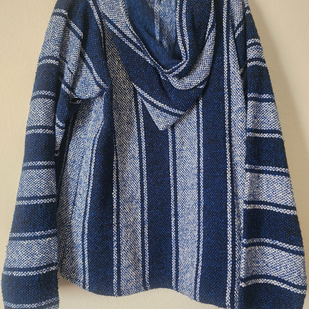 🎊Striped Blue and White Baja Hoodie - Size juniors large 🎊 - Picture 2 of 4